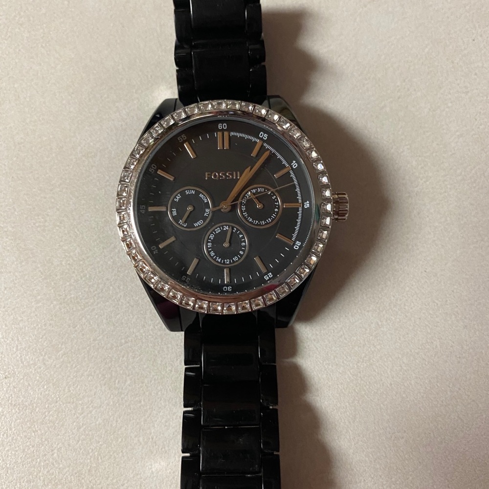 BLACK FOSSIL WATCH WITH RHINESTONE BEZEL
